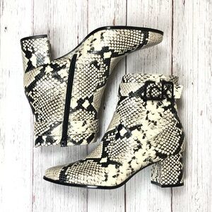 Calvin Klein Freema Two Tone Snakeskin Leather Bootie Size 8 Women‎